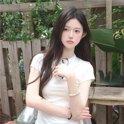 新历尽沧桑一美人